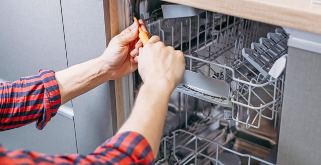 repairing an appliance in New Braunfels, TX